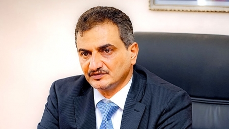 محافظ عدن يدافع عن ذمته المالية ويتحدى اثبات مزاعم استيلاء سلطته المحلية على مليارات الريالات