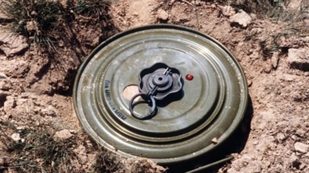 مقتل وإصابة 6 أطفال بألغام منسوبة للحوثيين في محافظة الحديدة الساحلية