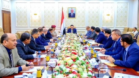 الحكومة تتعهد باتخاذ كافة التدابير لتسهيل تدفق البضائع والسلع التجارية عبر الموانئ الخاضعة لها