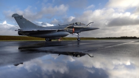 وزير الجيوش الفرنسية يؤكد وجود محادثات بين السعودية وداسو حول مقاتلات رافال