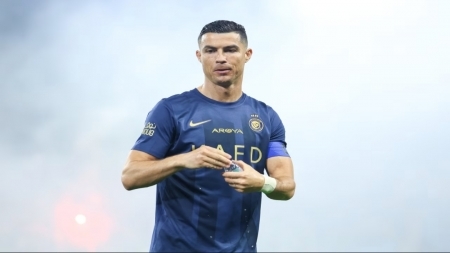رونالدو يتفوق على لاعبي العالم ويدعوهم للانضمام إلى الدوري السعودي