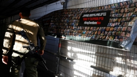 حماس تعلن وفاة أحد الرهائن الإسرائيليين متأثرا بإصابته في غارة جوية