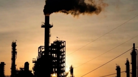 خسائر بأكثر من 1% لأسعار النفط بفعل مخاوف بشأن الطلب