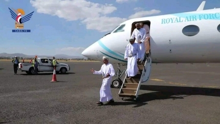 مصادر اعلامية موالية لايران تكشف عن مساع عمانية جديدة لاحياء عملية السلام