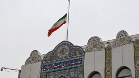 أول تعليق إيراني بعد أنباء الانسحاب من سوريا وإخلاء السفارة