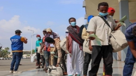 "الهجرة الدولية" تساعد 4800 مهاجر أفريقي للعودة إلى بلدانهم منذ بداية العام