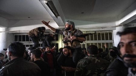 بعد سقوط الأسد، دول الخليج ترى مخاطر وفرصًا في سوريا